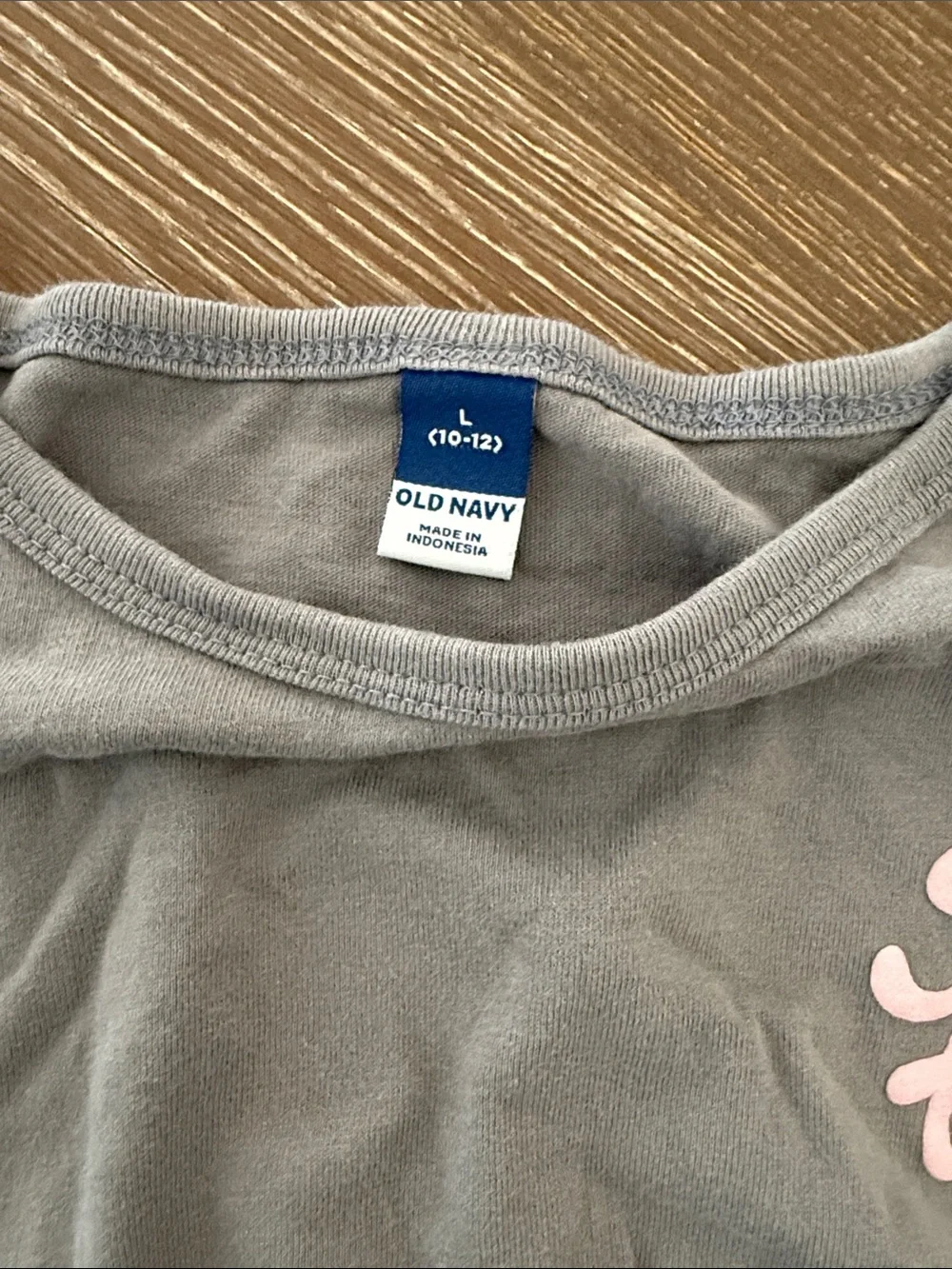 Old Navy Girls Gray Knot-Front Crop Shirt with Pink Accent. Size L 10/12
